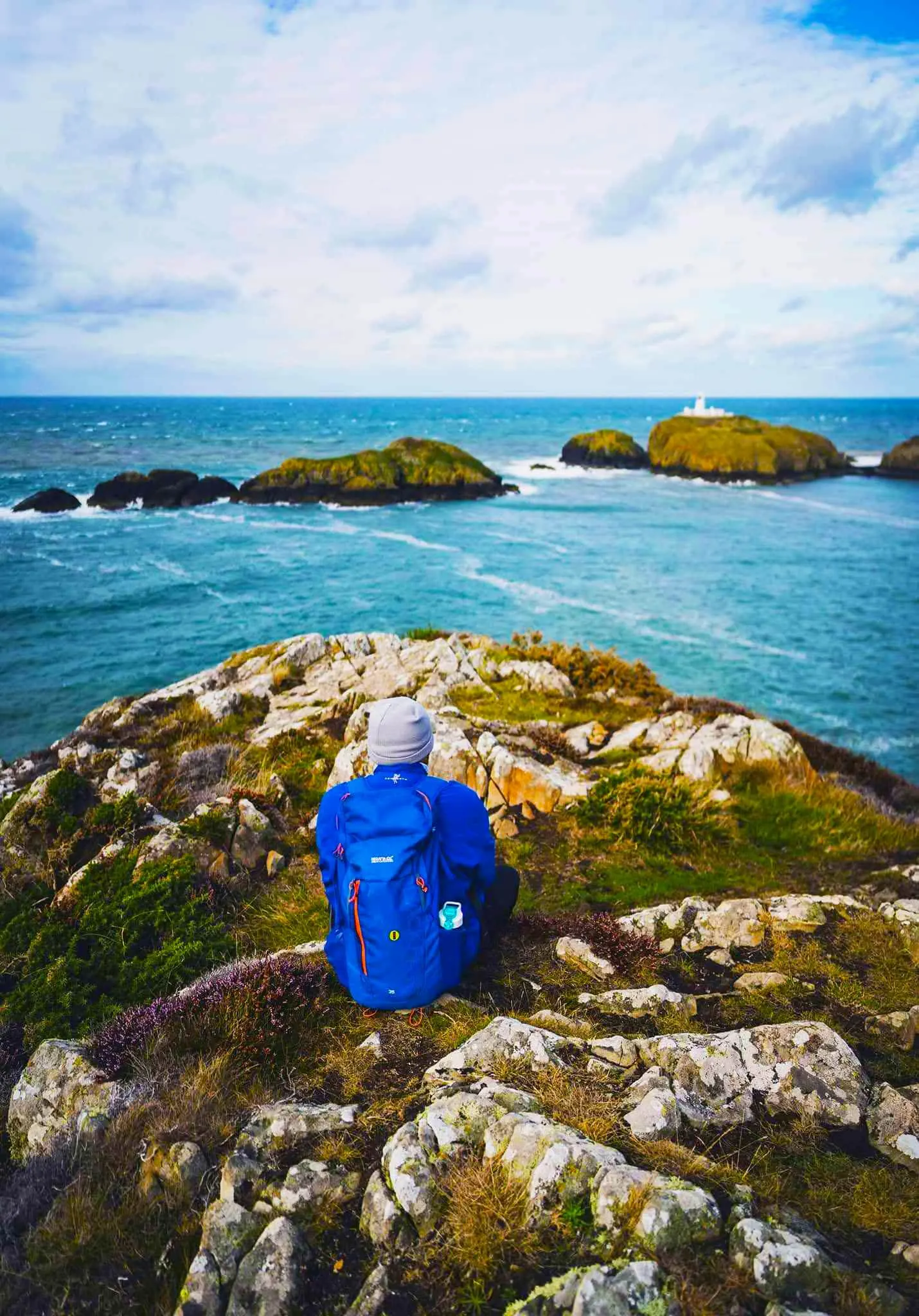 Phil-looking-at-Lighthouse