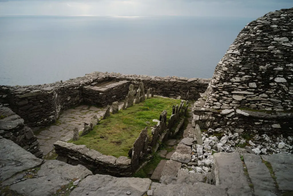 abca5891-5440-4d34-b57b-a17908a7f78d Ancient graves on the Skellig islands off the coast of Kerry Ireland