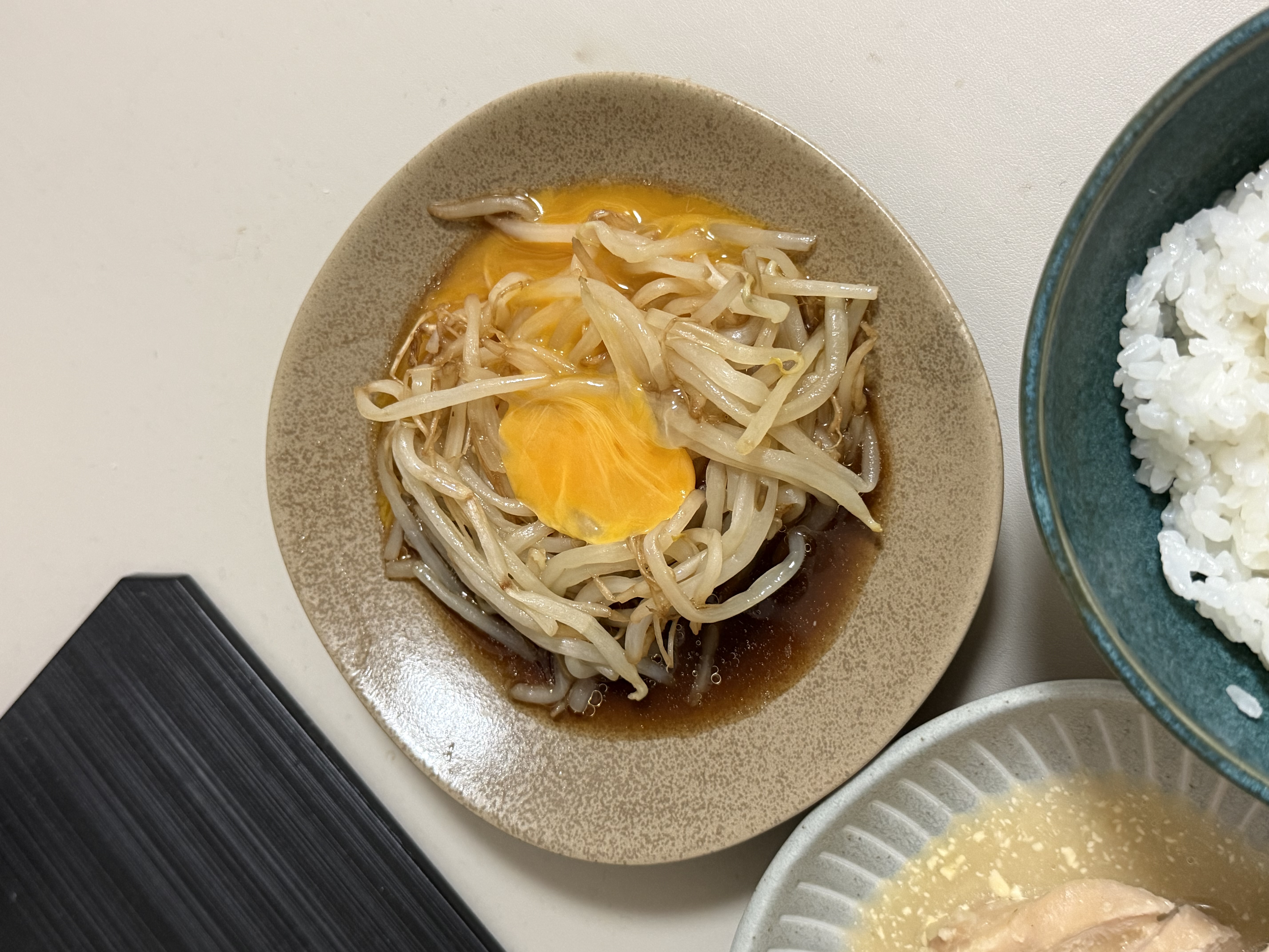 悪魔のもやしユッケ