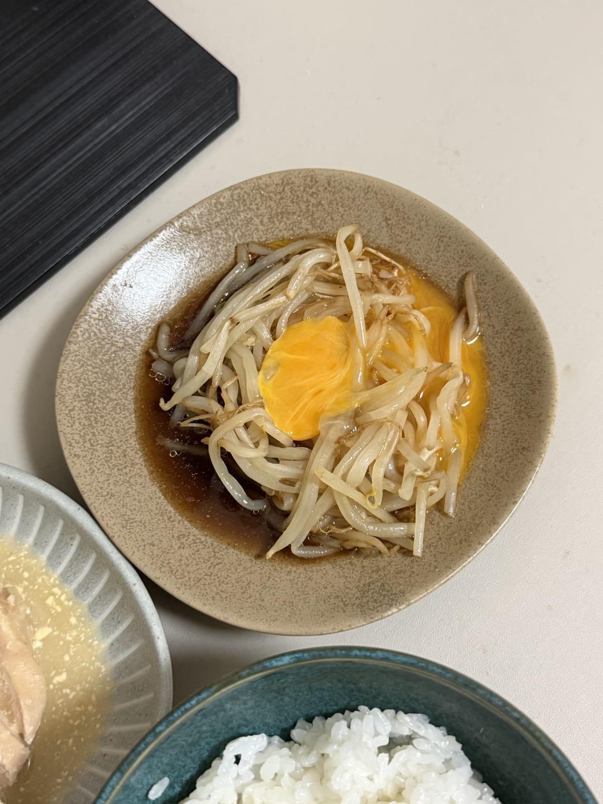 悪魔のもやしユッケ