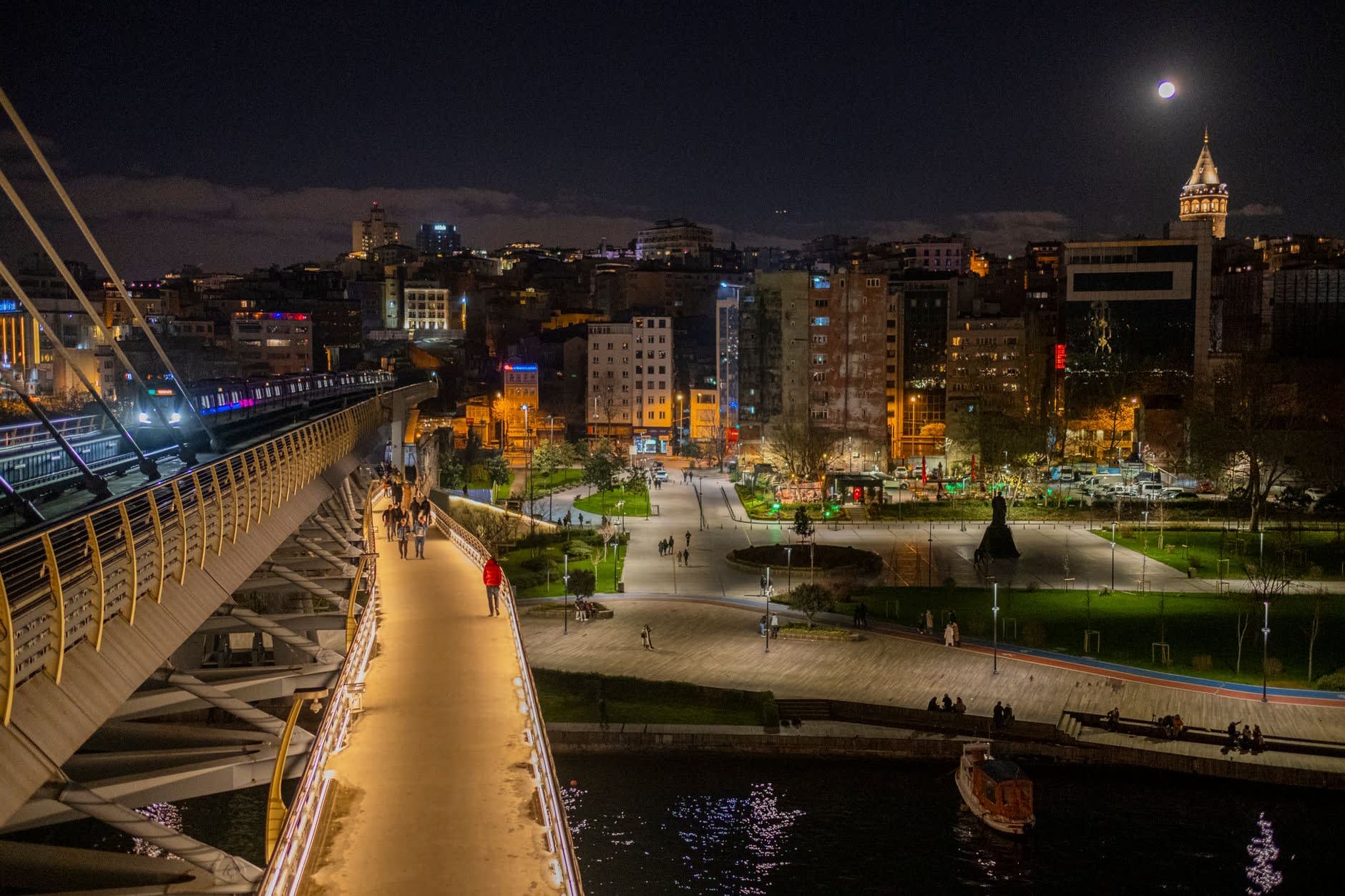 Night Lights Walk: Helsingborg by Sea