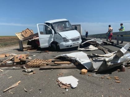 Самосвал на полном ходу снес кузов "ГАЗели": появилось видео резонансного ДТП на "Тавриде"