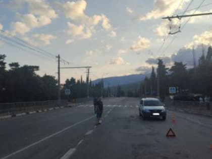 Школьница попала под колеса автомобиля по Алуштой