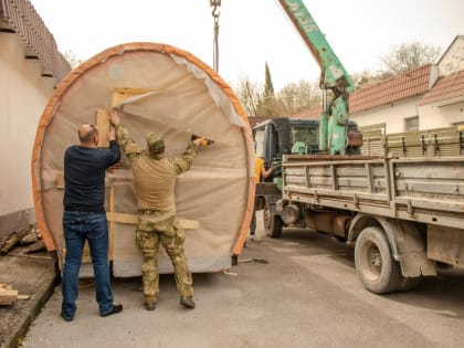 Из Ялты в зону СВО отправлена мобильная баня