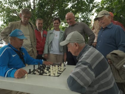 На набережной Ялты установили шахматные столы