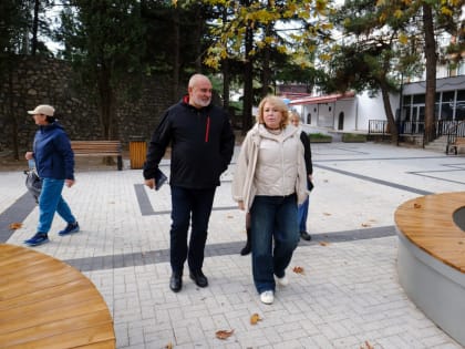 Ялта борется с незаконными постройками и улучшает школьное питание