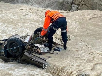 На Кубани смыло пешеходный мост