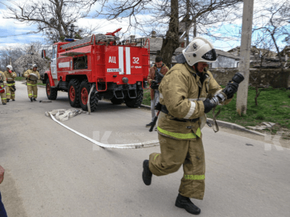 В центре Симферополя горит дом