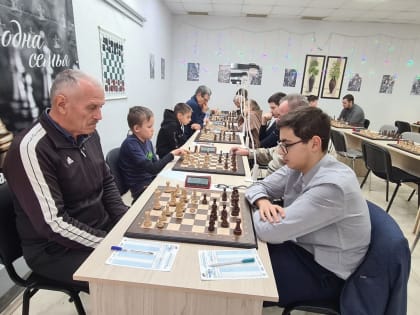 Чемпионат Симферополя ушел на выходные