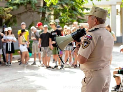 Сотрудники ГИМС МЧС России знают, как отдых на море сделать безопасным