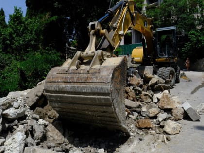 В Ялте начался ремонт дороги на улице Свердлова