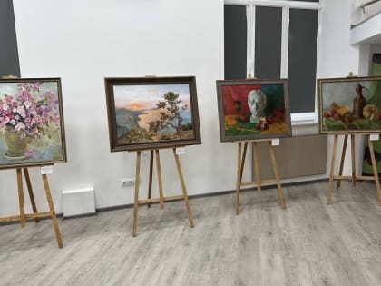 Более 100 работ можно посмотреть на выставке Дугмы Михайловой в Евпатории