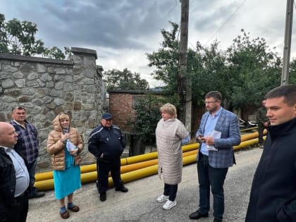 Глава администрации Ялты встретилась с жителями улицы Аверкина