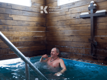 Минздрав Крыма напомнил о правилах безопасности при Крещенских купаниях
