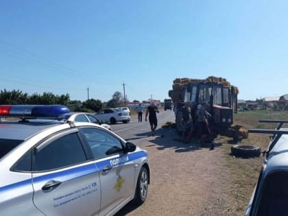 Смертельная авария с трактором в Сакском районе Крыма: погибла девушка