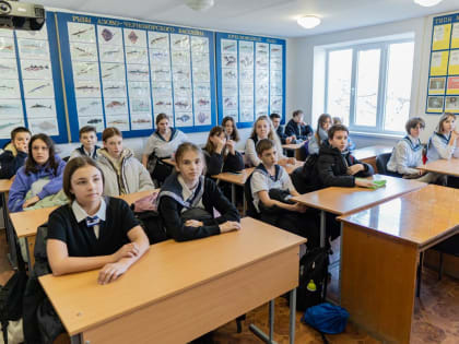 Все секреты аквакультуры: ученикам Морского технического лицея провели экскурсию на кафедру КГМТУ