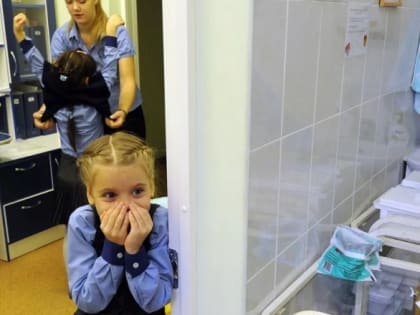 Каждой школе - по медику