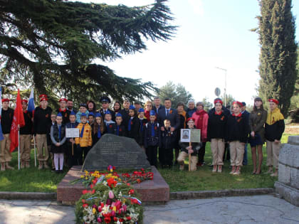 В Ялте почтили память экипажа танка 244-го отдельного танкового полка