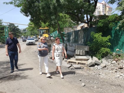 Глава администрации Ялты продолжает ежедневные обходы территорий