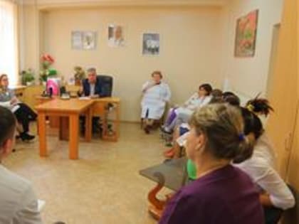 Министр здравоохранения встретился с коллективом онкодиспансера