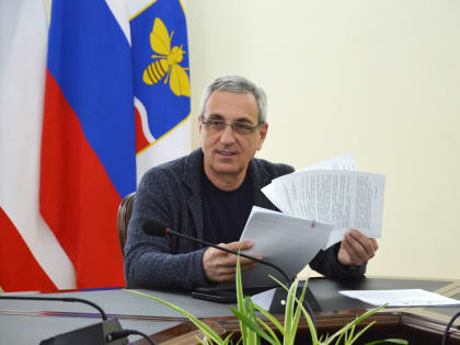 На заседании постоянного комитета горсовета