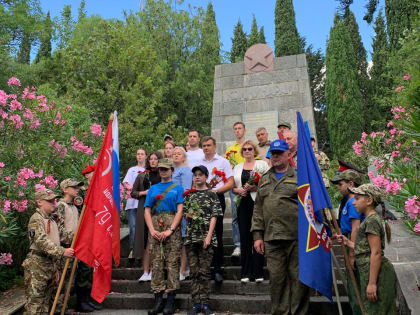 Ялтинцы почтили память партизан и подпольщиков