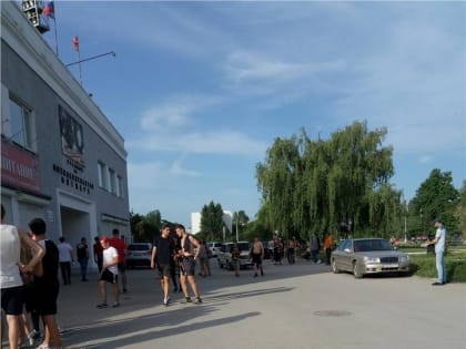 Керчанин пожаловался на неухоженность центрального стадиона
