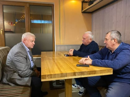 Сергей Миронов провёл совещание с руководителями партии в Крыму