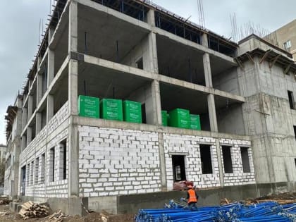 В посёлке Грэсовский под Симферополем продолжается строительство поликлиники