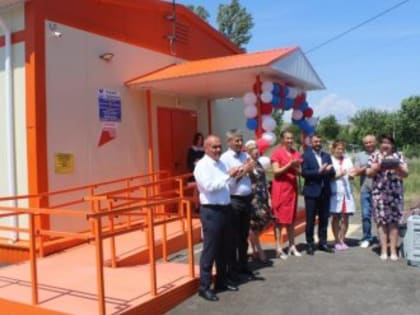 В Белогорском районе открыли два модульных медпункта