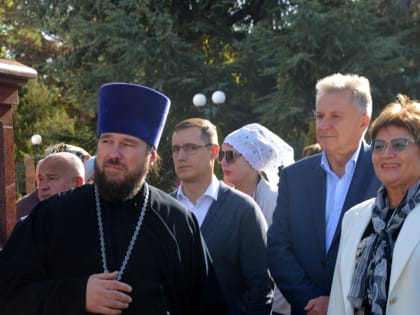 В кафедральном Александро-Невском соборе прошел молебен в честь Владыки Тихона