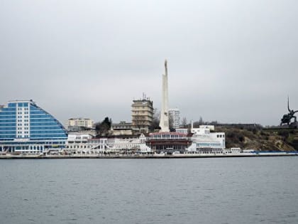 В Севастополе "Водоканал" сливает сточные воды в акваторию Артбухты