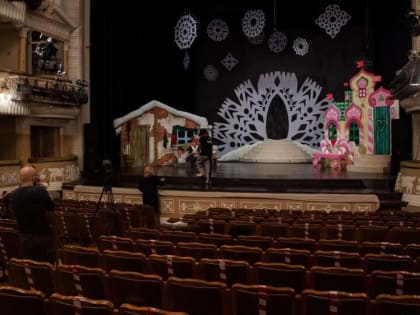 Афиша новогодних представлений для детей в театрах Симферополя