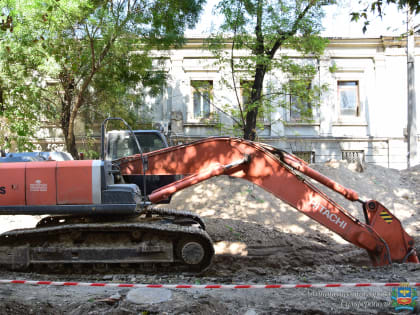 На Александра Невского – укладка асфальта