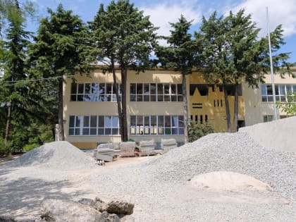 Глава администрации Ялты проверила ход ремонта детского сада № 3