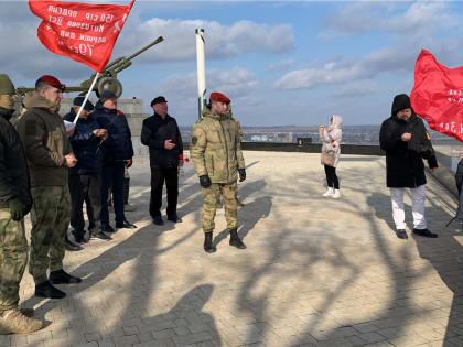На Митридате подняли знамя Победы (фото)