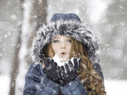 Врач рассказала, о чем сигнализируют постоянно обветренные губы