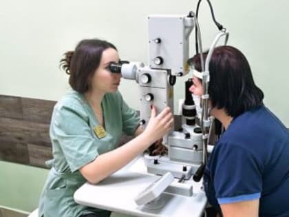 Офтальмологи Евпатории получили два новых лазера