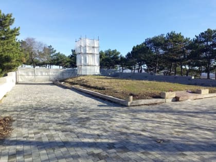 В Симферополе завершается благоустройство сквера «Скорбящая»