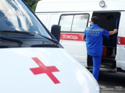 Медики вывезли двух человек из мест скопления машин на крымском направлении