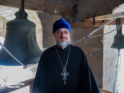 РАЗЪЯСНЯЕТ СВЯЩЕННИК