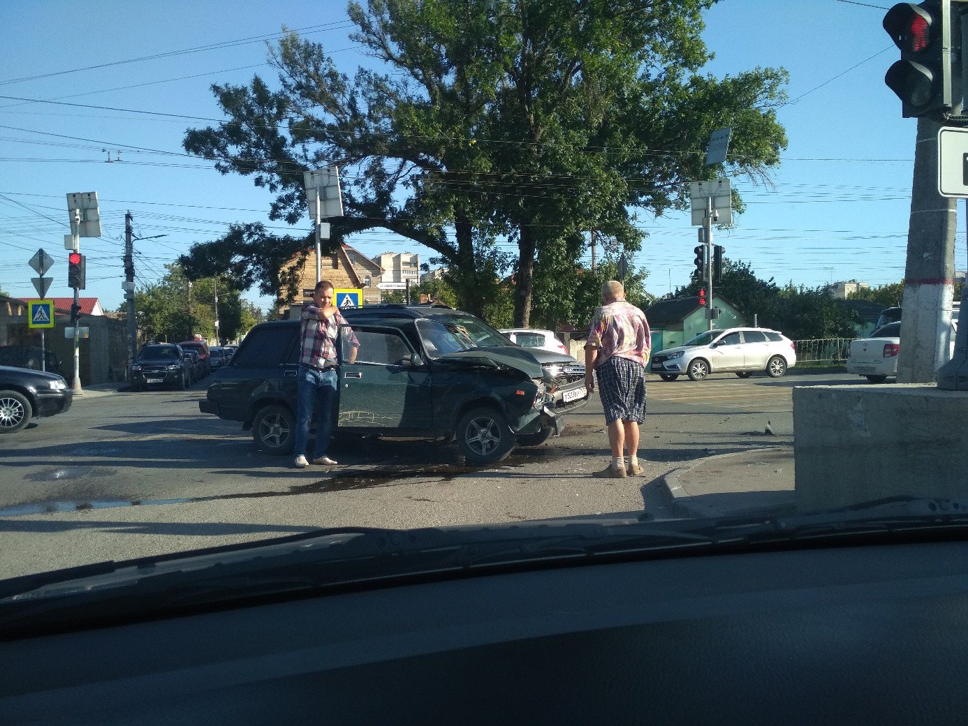 Что произошло сегодня в симферополе. ДТП В Симферополе свежие. ДТП В Симферополе за последние сутки. Авария в Симферополе сегодня. ДТП В Симферополе свежие сегодня.