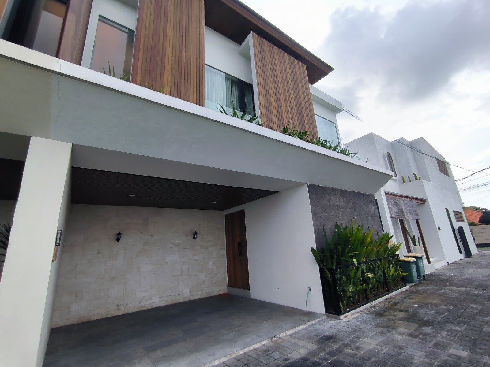 Modern Freehold Villa 3 Bedrooms in Prime Umalas, Bali