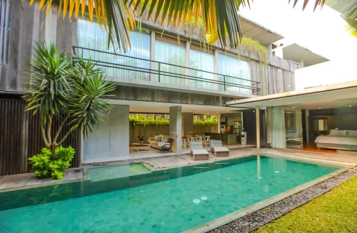 Freehold Villa 3 Bedrooms with Pool and Rooftop Terrace in Berawa, Canggu, Bali