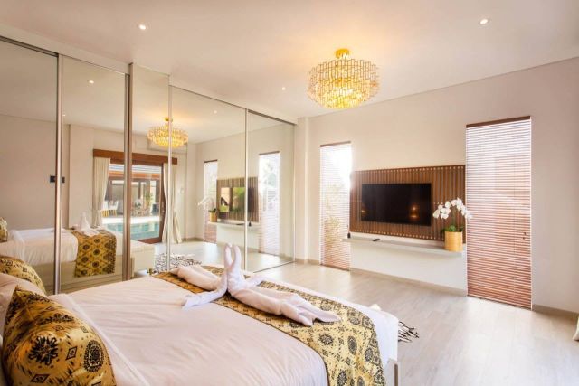 Luxury 4BR Villa with Jacuzzi – Kerobokan, Seminyak - Image 5