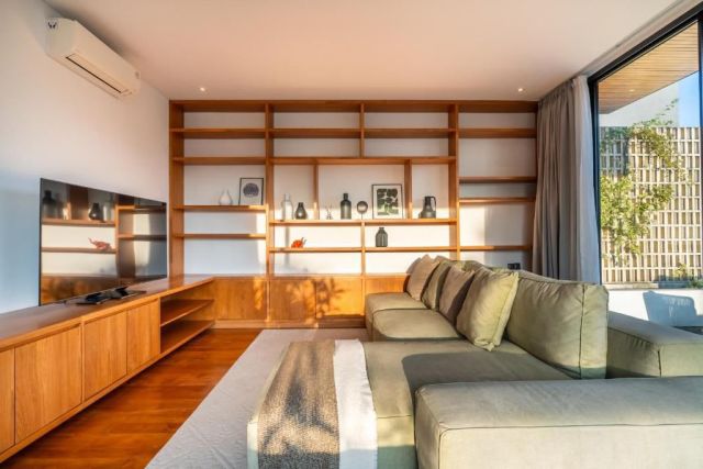 Two Luxury Villas on One Freehold Plot Near Brawa Beach, Canggu - Image 15
