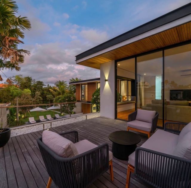 Two Luxury Villas on One Freehold Plot Near Brawa Beach, Canggu - Image 19