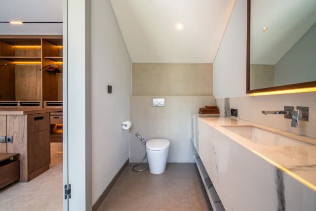 Modern 4 Bedroom Jungle Villa in Ubud - Image 51