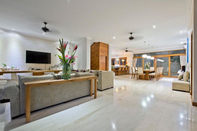 Spacious 4BR Family Villa – Kerobokan, Bali - Image 8