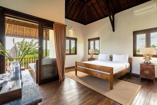 Luxury Tropical Villa with Spacious Garden in Berawa Canggu – Newly Renovated 2025 - Image 3